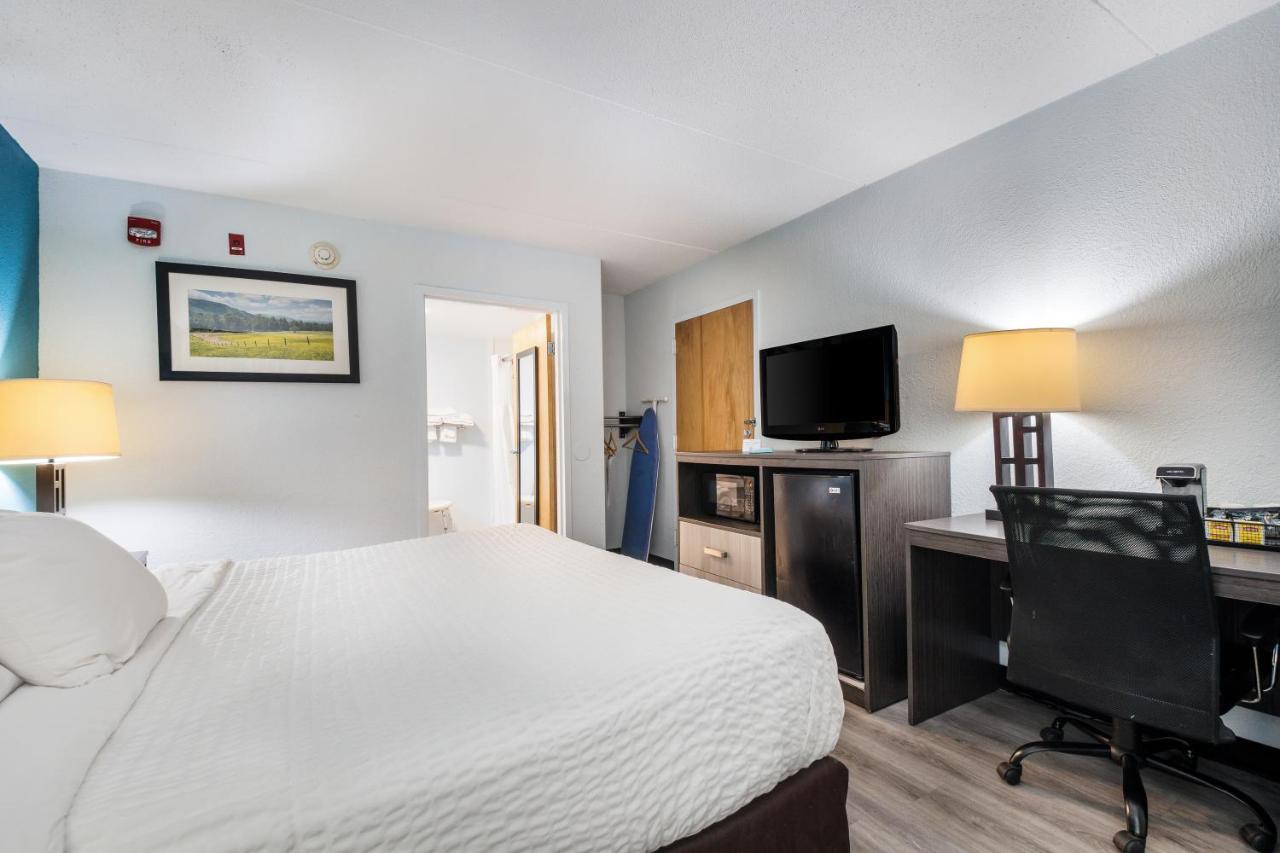 Clarion Inn Cleveland Near University Bagian luar foto