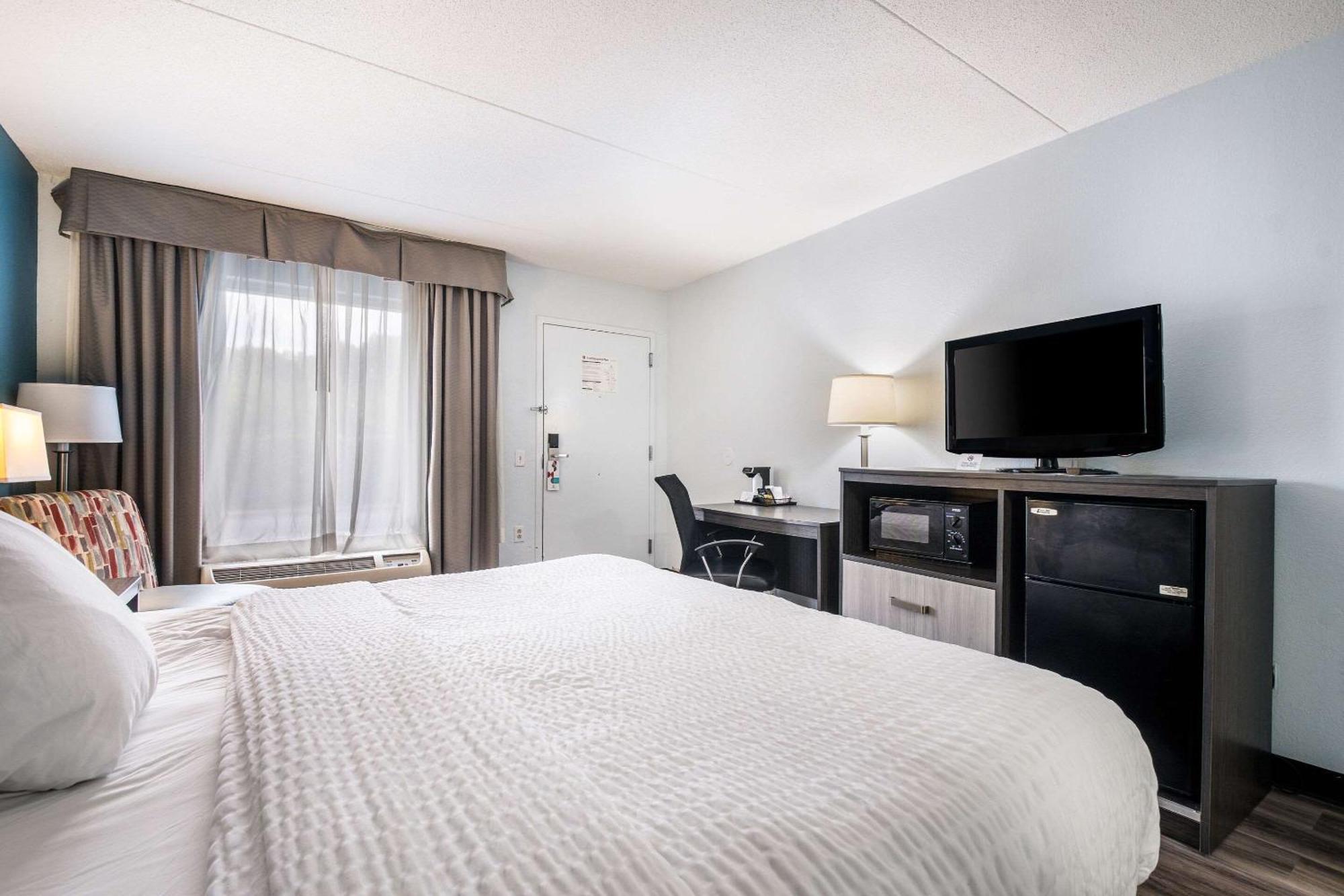 Clarion Inn Cleveland Near University Bagian luar foto